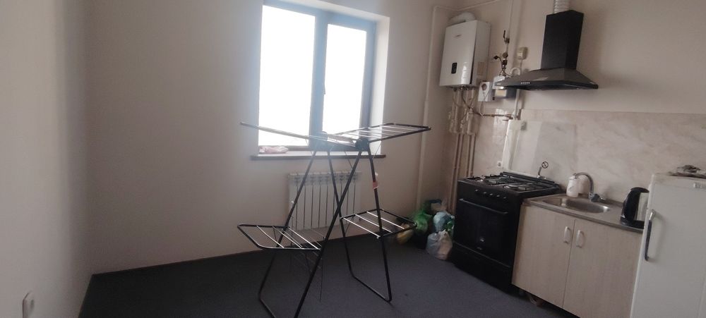 Арендага Азия мехмонхонаси йонида квартира