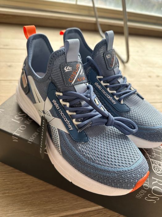 Маратонки 41-42р  оригинал чисто нови