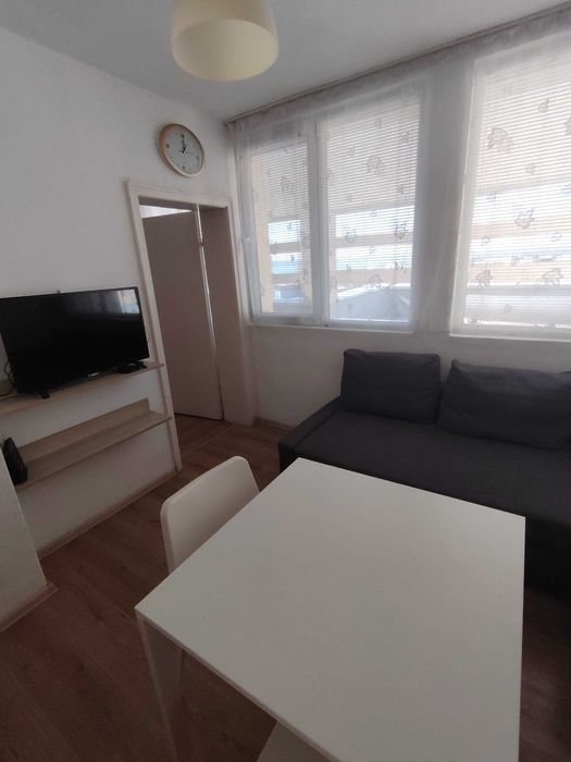 Дава се под наем Двустаен апартамент в Бургас, Лазур - 50 кв.м за 357 € - Снимка #4