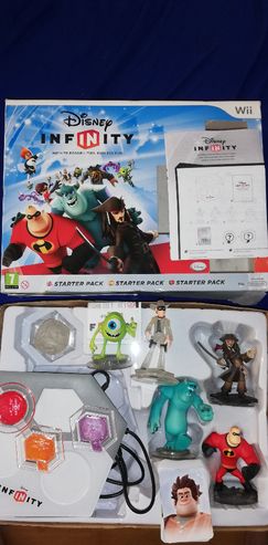 Disney Infinity Starter Pack Wii cu 8 figurine si 3 Power discuri