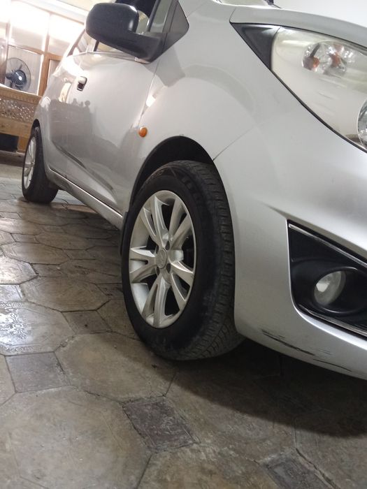 2012 yil Spark sotiladi .5400$