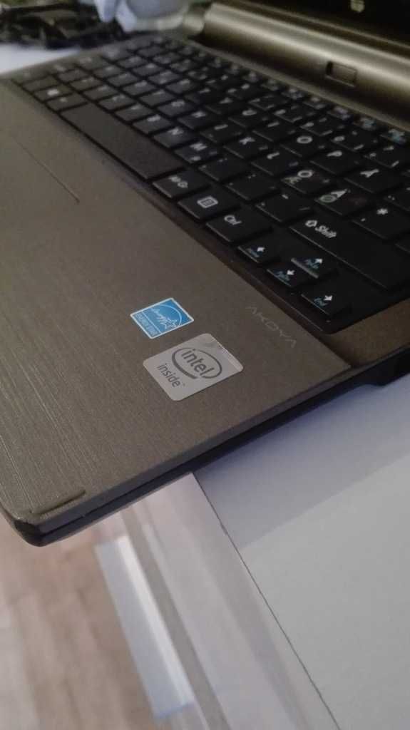 12" Touchscreen Laptop Tablet Medion Akoya Тъчскрийн Лаптоп