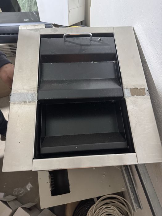 Geam blindat /sertar transfer valori pt. amanet/casa de schimb valutar