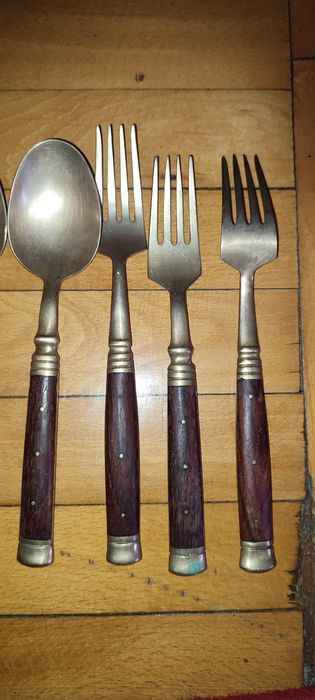 3 linguri bronz+3 furculite bronz-50 lei toate