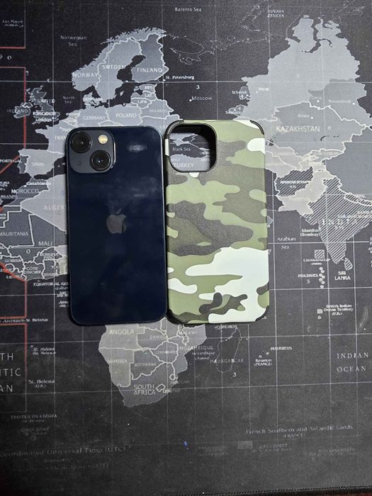 iPhone 13 mini 128GB + оригинален капак и калъф