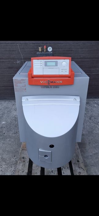 Vând centrala combustibil lichid / ulei ars / motorina / pacura / clu