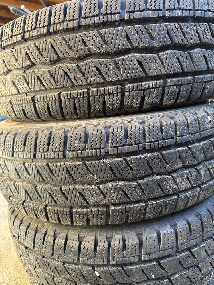 Зимни гуми HANKOOK Winter i*cept LV 205/70R15