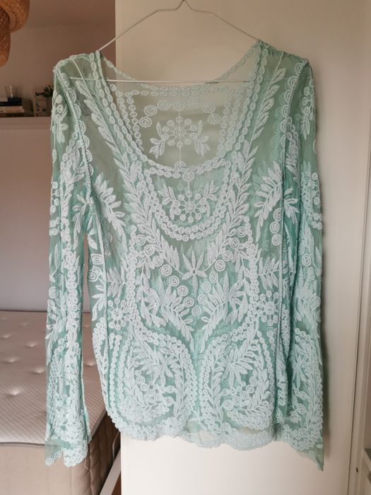 Top cu maneca lunga crochet