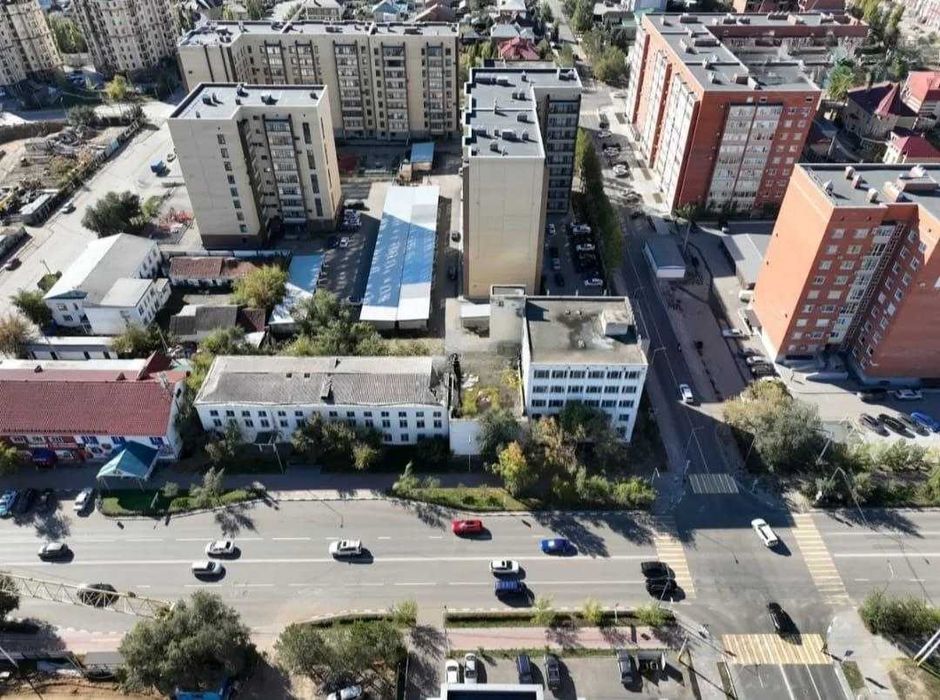 Отдельно-стоящее здание в Центре города.