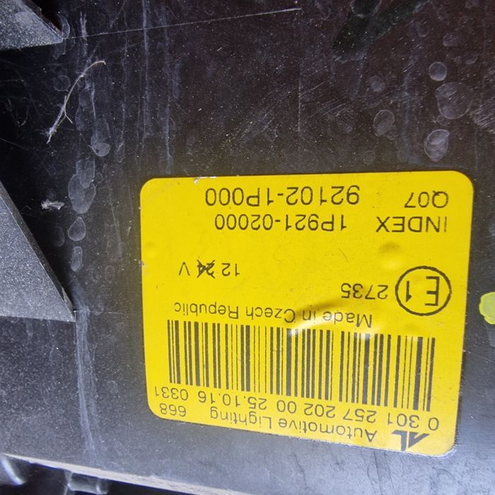 Kia Venga 2016 десен фар