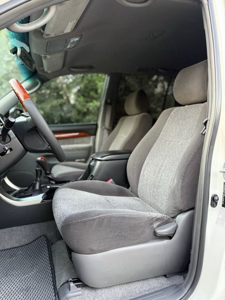 Toyota Prado 120.