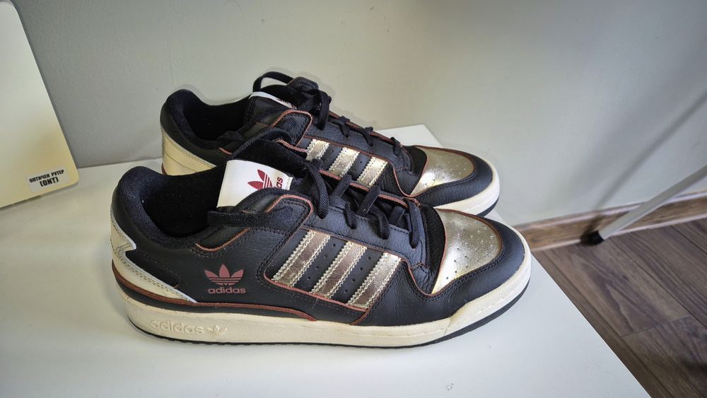Adidas Originals Forum low Black & Gold