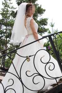 Свадебное платье с открытой спиной и шлейфом КСК