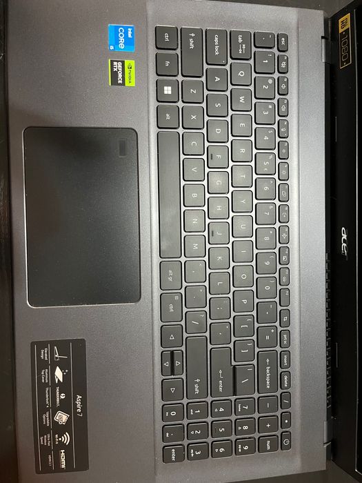 Vând acer aspire 7