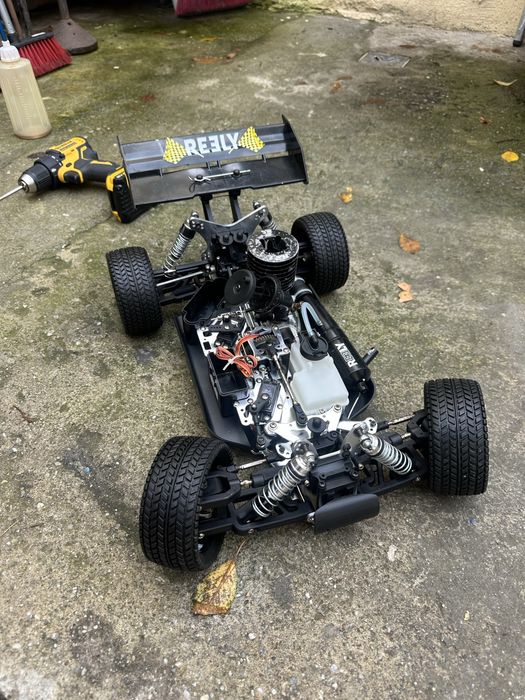 Automodel reely 1:8 nitro