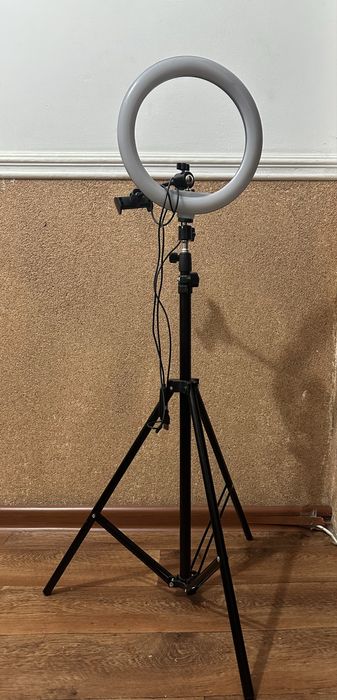 Продам кольцевую лампу