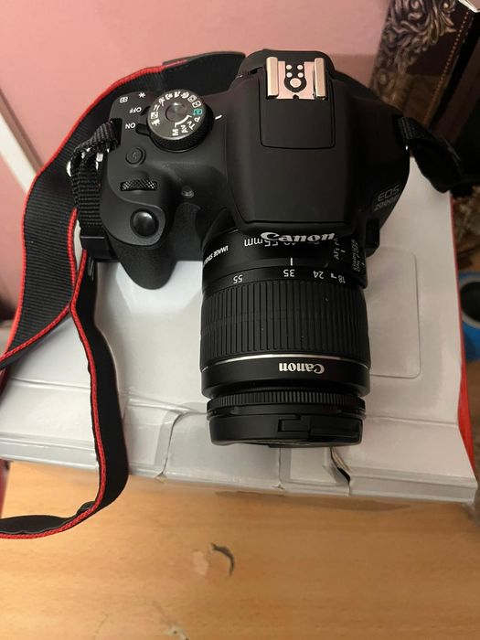 Canon eos 2000D Folosit ff puțin