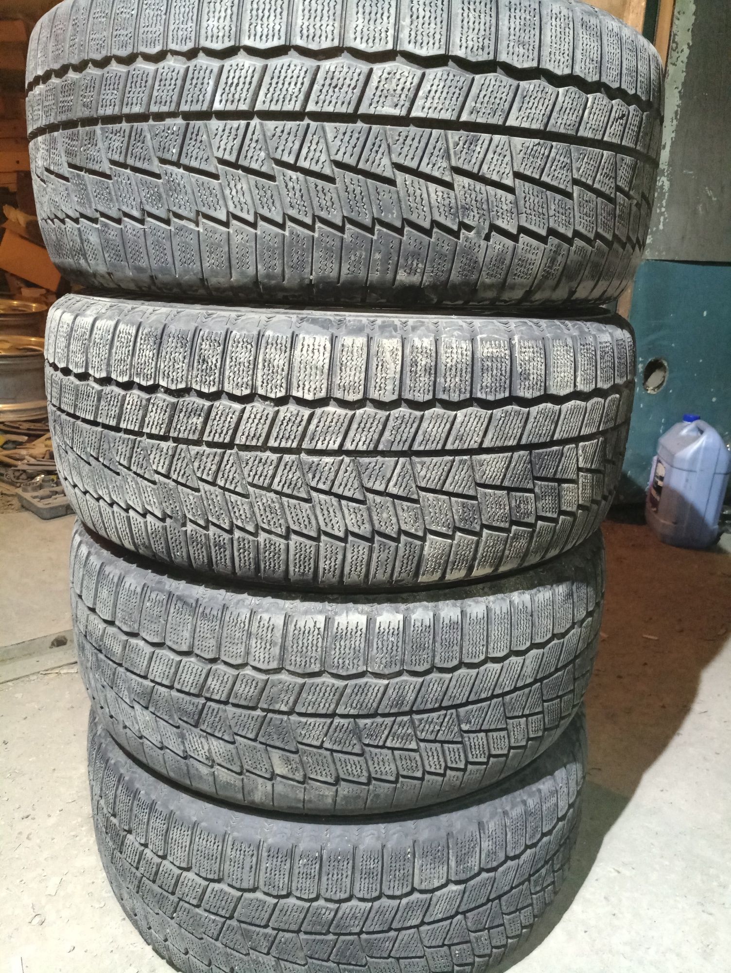 Maxxis Arctictrekker 225/50 R17 липучка