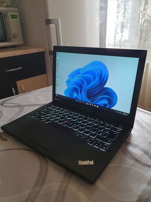 Lenovo Thinkpad x240, Ecran 12",Cpu i7,Ram 8gb,SSD 256gb, Windows  11