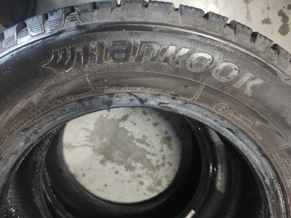 2бр.зимни гуми 205/65/16C Hankook