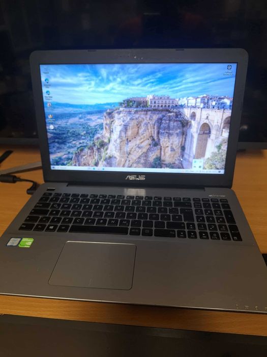 ASUS laptop – i7, 8GB, SSD 240GB, GeForce 940M