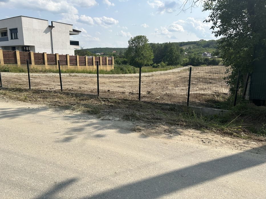 Teren intravilan 400mp Smeura Mosoaia toate utilitățile la asfalt