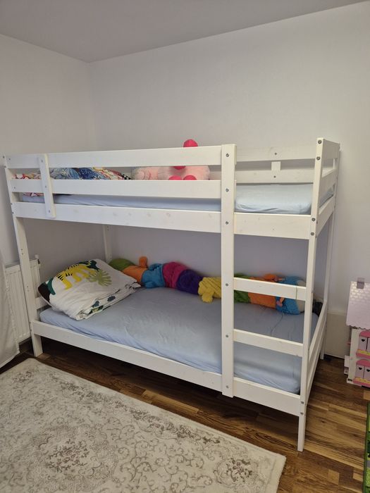 Pat supraetajat in stare foarte buna