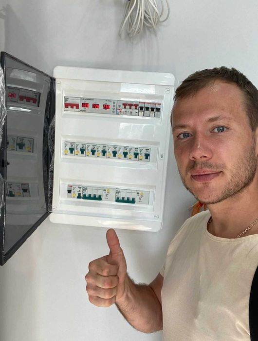 Услуги электрика на выезд: монтаж электрощита и замена автоматов