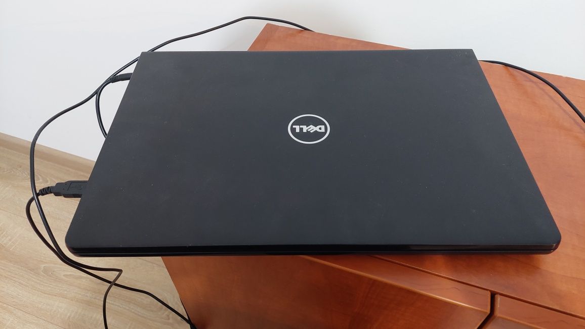 Laptop DELL vostro 15 i3 250gb SSD ram 4gb