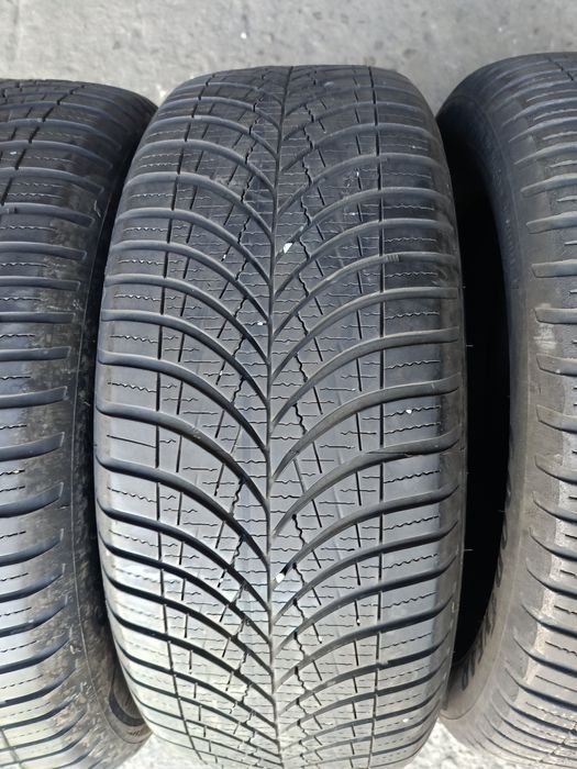 Всесезонни гуми -2021г.-17цола-215/55-1бр.-90лв."GOOD YEAR"