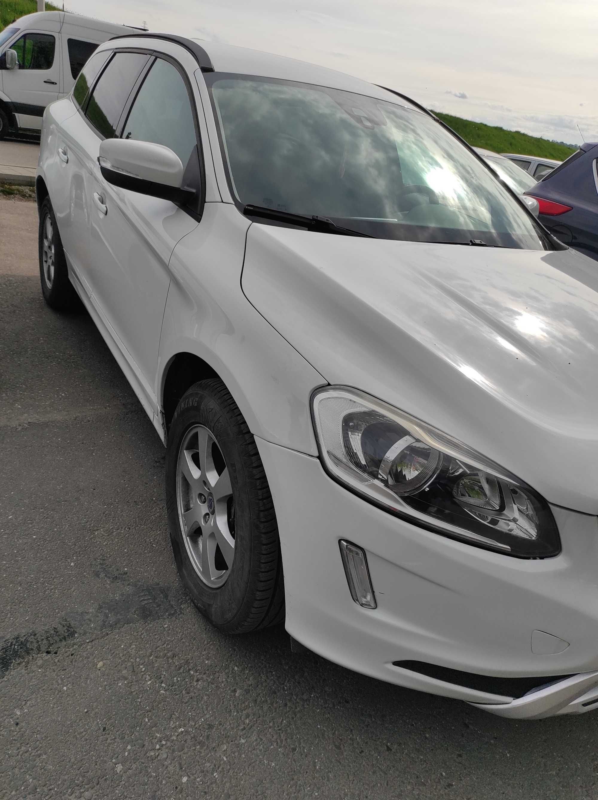 Vând sau schimb Volvo XC60 D3 cutie automată din 2014