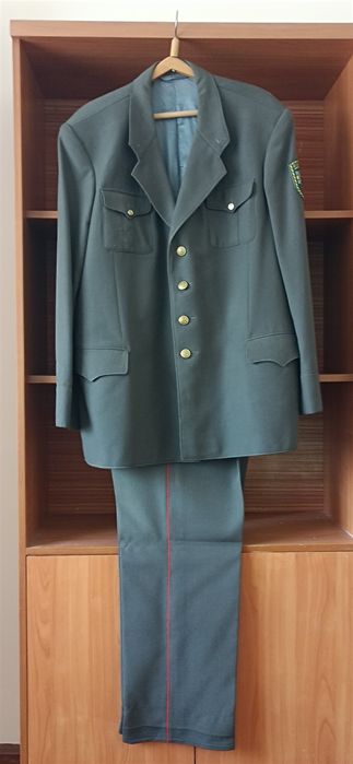 Китель-брюки старого образца, утеплённые.