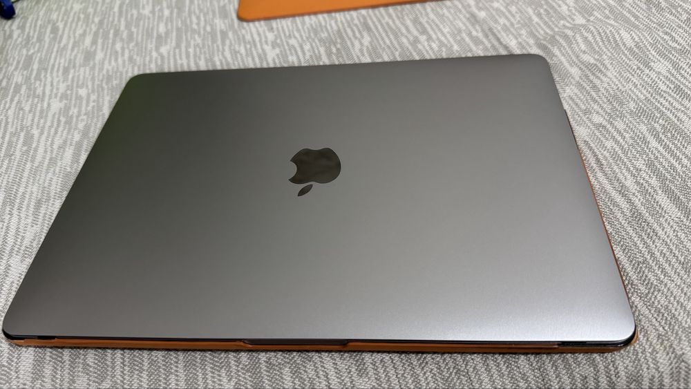 Macbook pro M2 holati zor