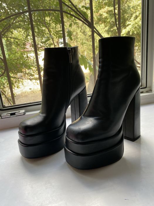 Черные ботильоны