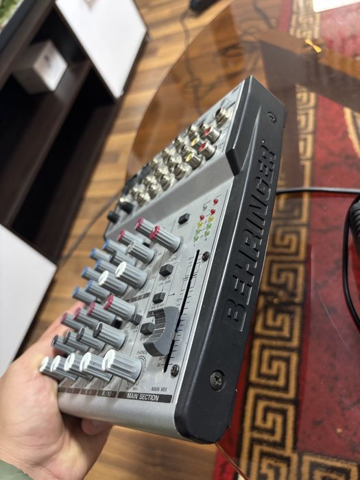 Vind mixer behringer