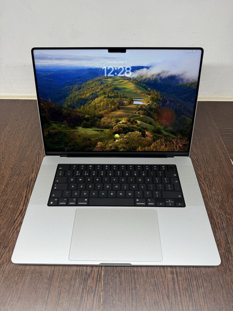 Apple Macbook Pro 16 (2023), M2 Max, 32 Gb RAM, 1 Tb SSD, Silver