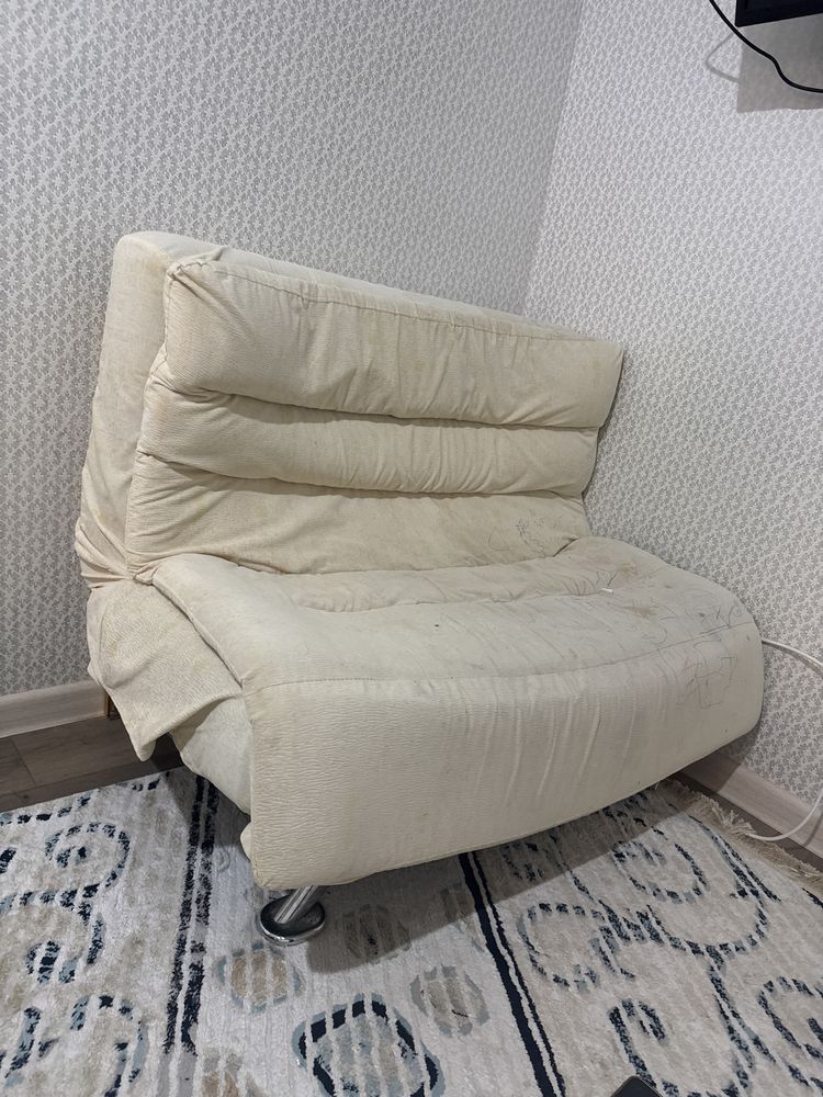 Диван в хорошем состоянии