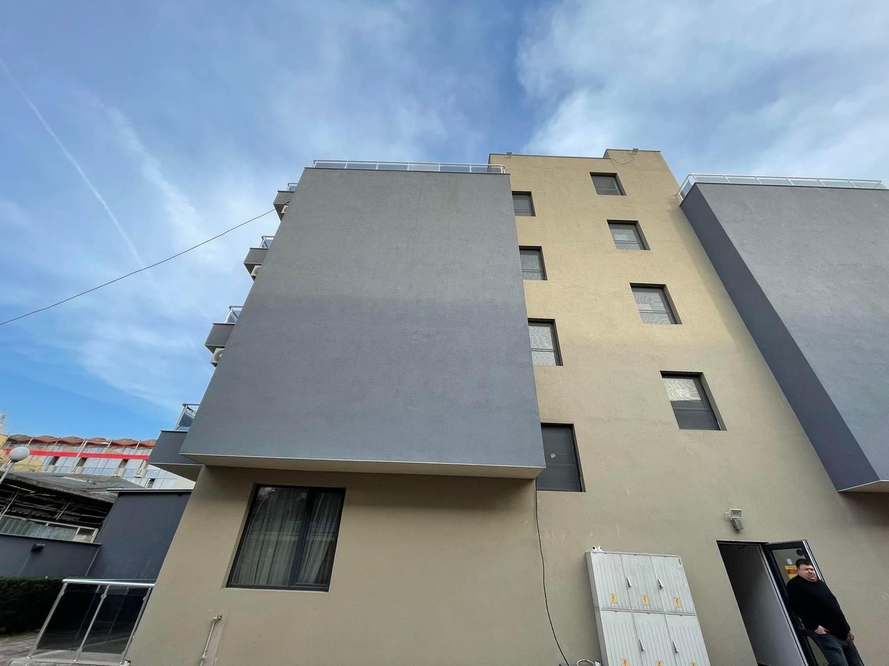 Продава се Хотел в Бургас, Център - 1000 кв.м за 1500 €/кв.м - Снимка #3