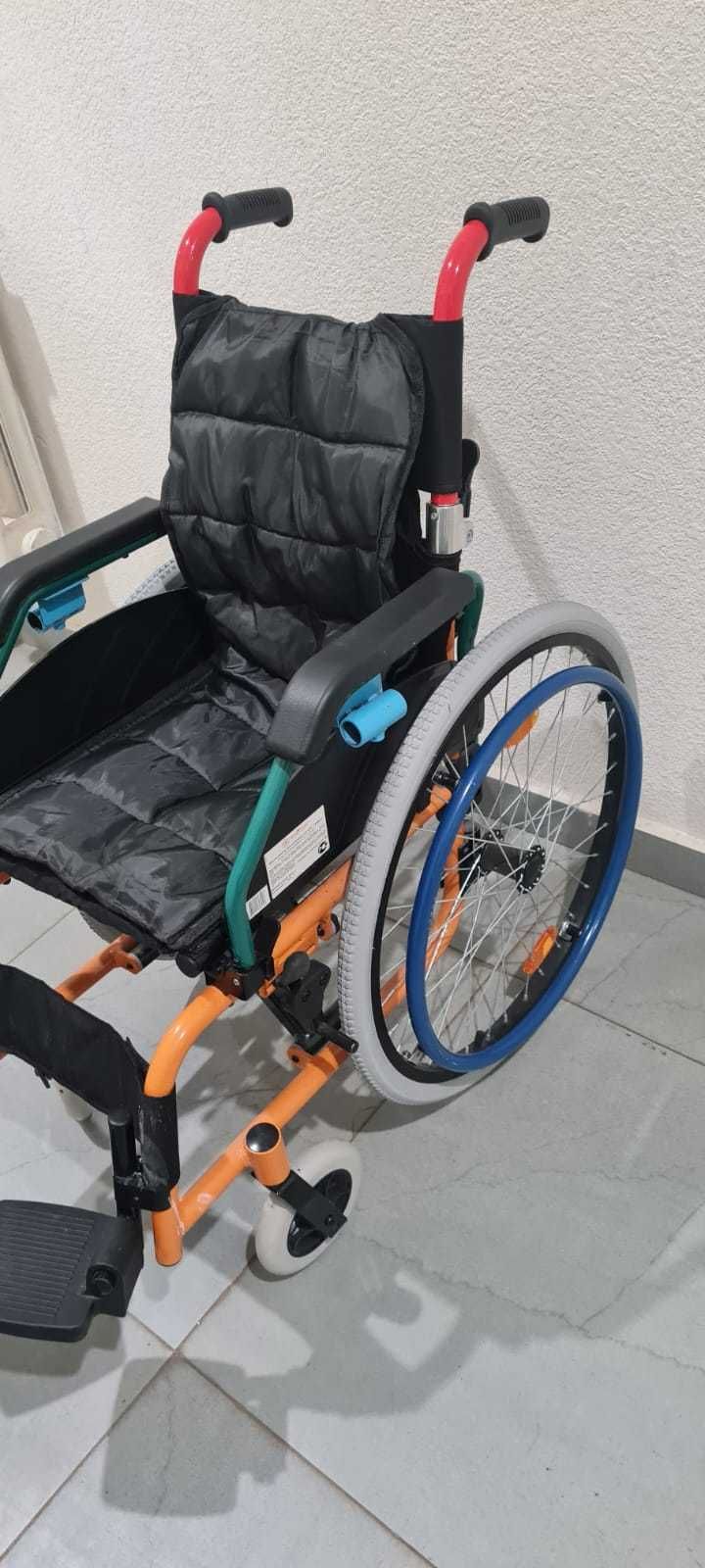 Детская коляска для детей с инвалидностью