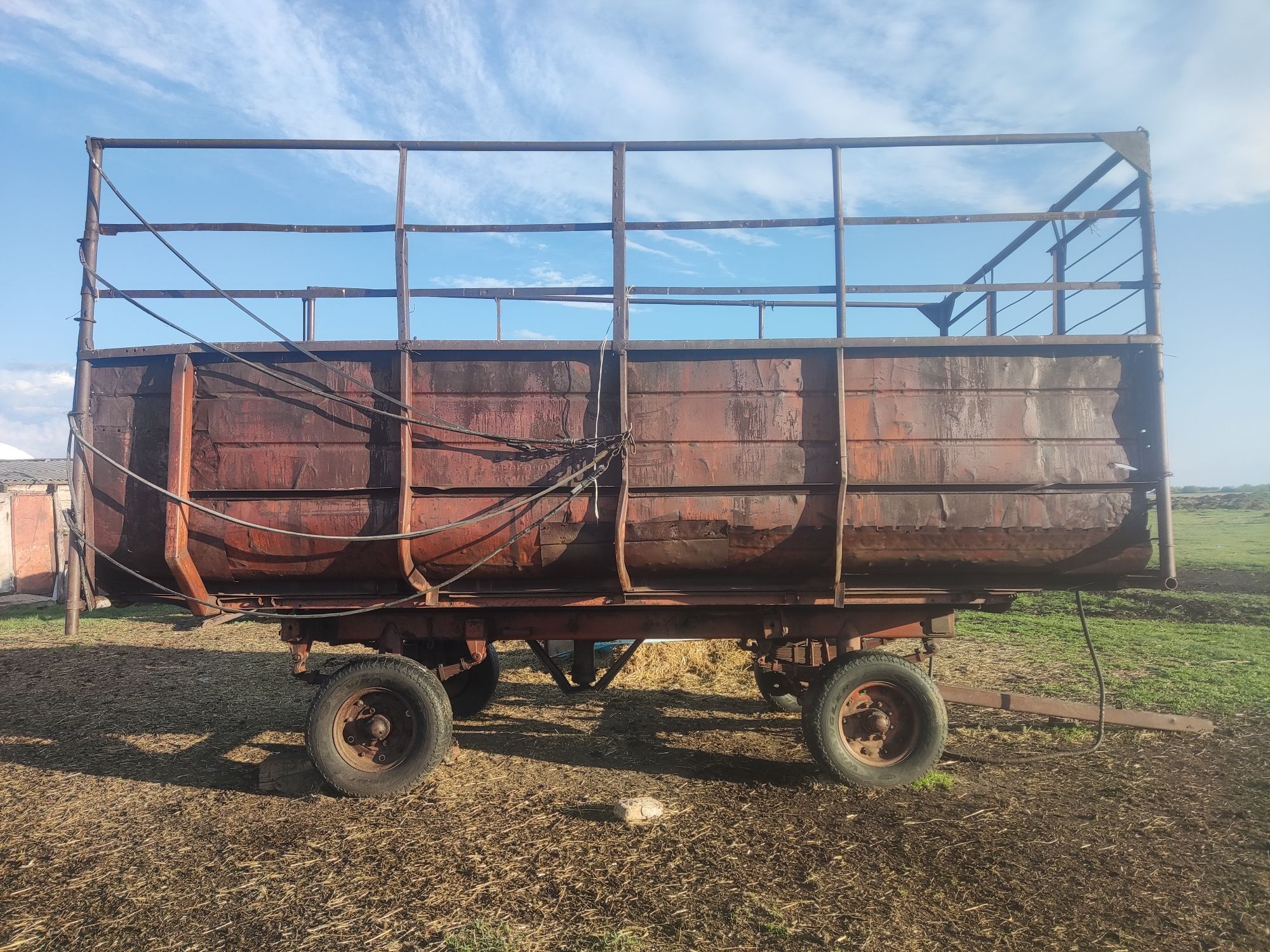 Продам прицепы птс4 и плуг