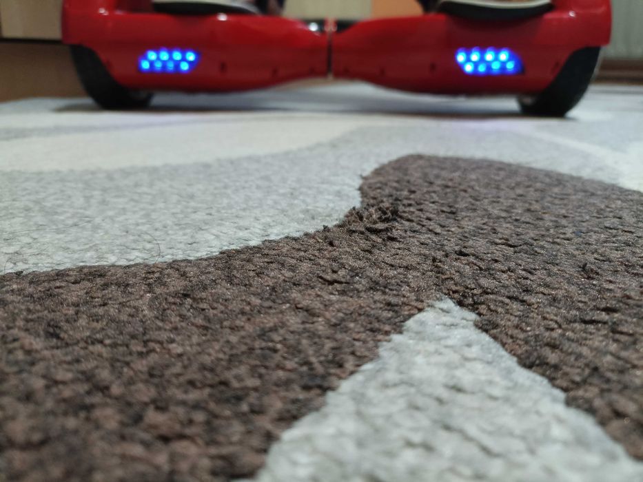 Vând Hoverboard rosu perfect funcțional