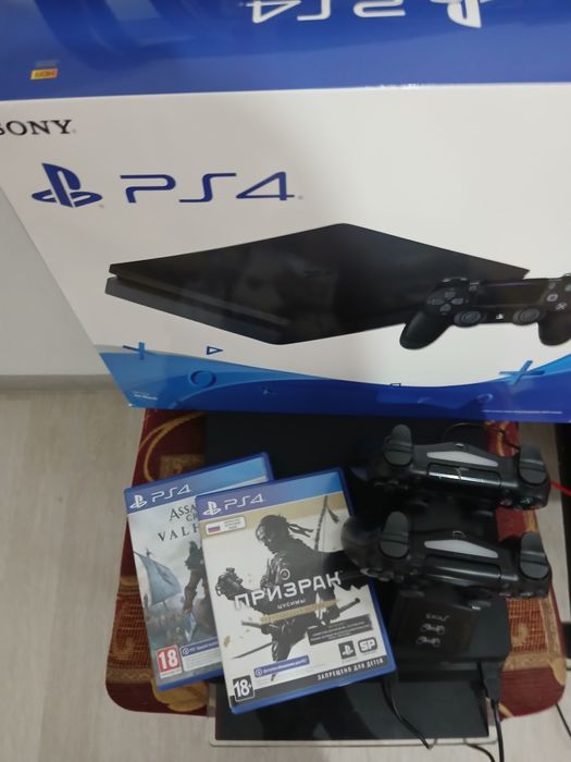 Продаётся PS4 Sony PlayStation