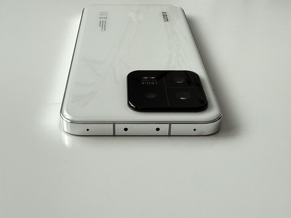 Xiaomi 13 cu sistem de camere Leica
