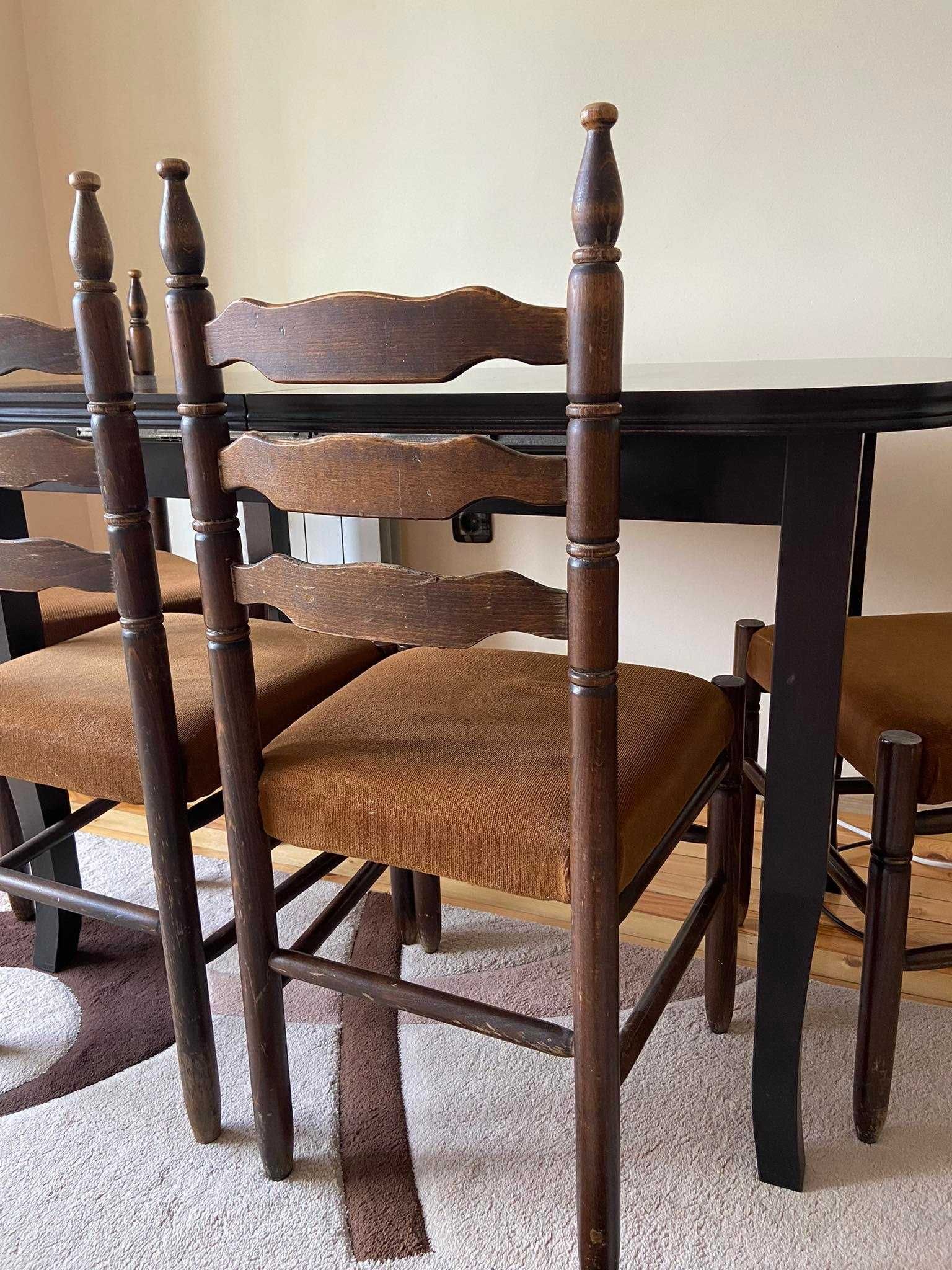Масивен дървен кухненски стол
