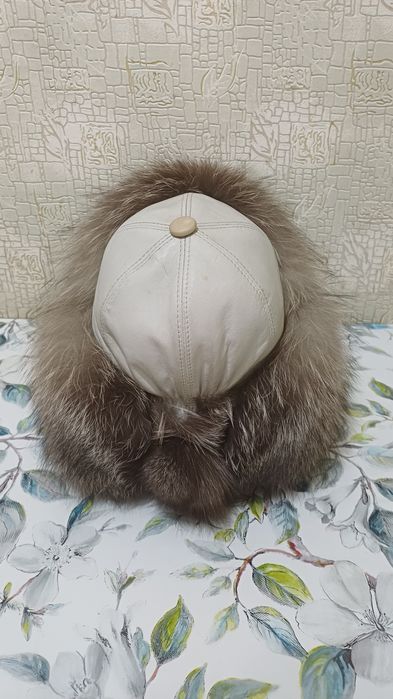 Продам зимнюю женскую шапку