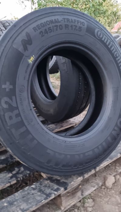 2 (4/6) Anvelope Continental 245/70 R17.5 M/S impecabile.