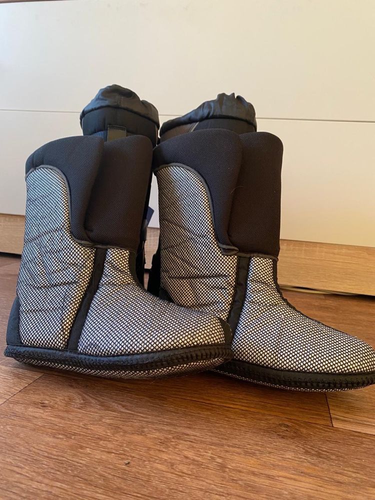 Продам сапоги Baffin