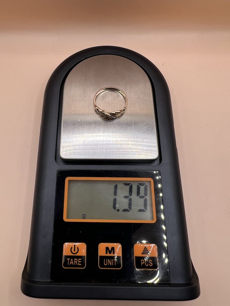 Продам золотое кольцо.