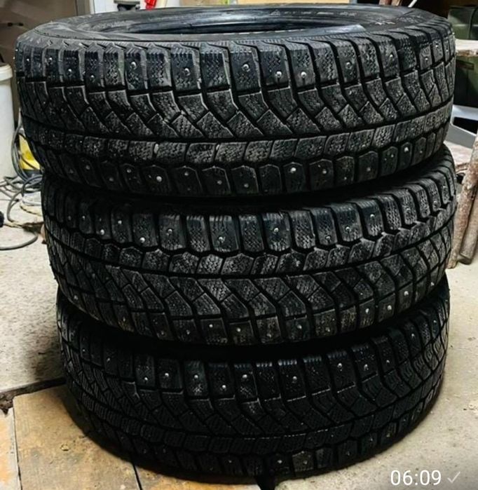 Продам зимние покрышки с шипами и диски штамп разболтовка 4