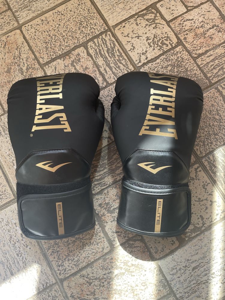 Боксови ръкавици everlast elite 2
